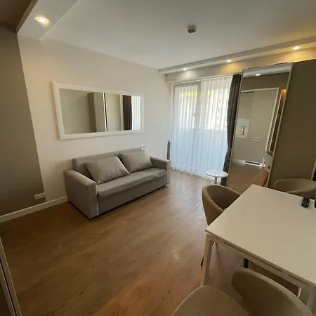 Poseidon Apartments Батуми Экстерьер фото